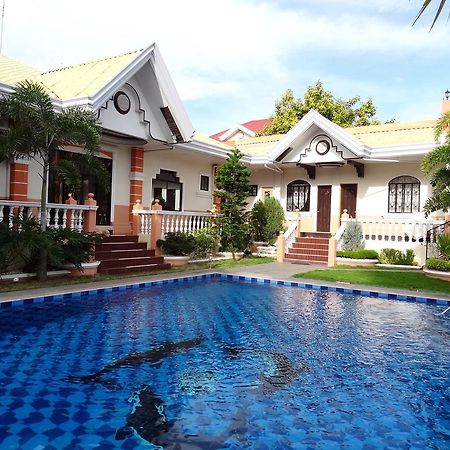 더 이그제큐티브 빌라 인 앤 스위트 Davao City 외부 사진