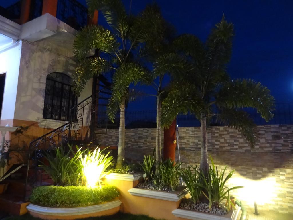 더 이그제큐티브 빌라 인 앤 스위트 Davao City 외부 사진