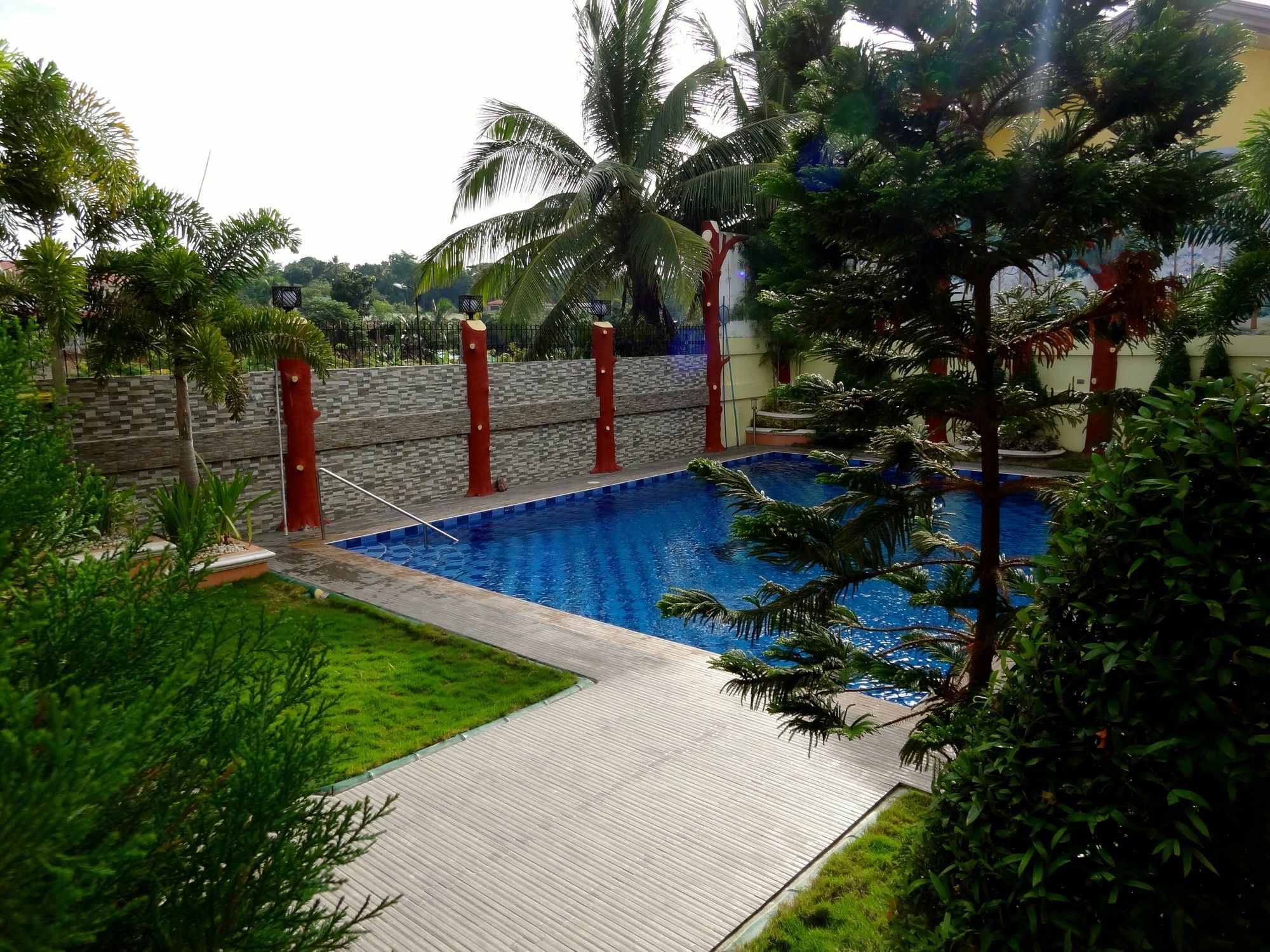 더 이그제큐티브 빌라 인 앤 스위트 Davao City 외부 사진